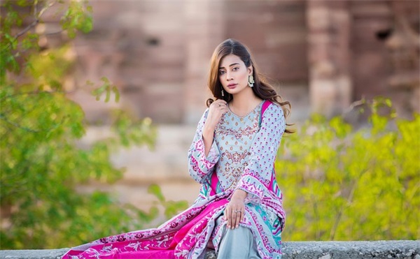 赞美女人善良美丽的句子