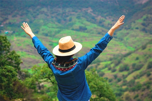 带黑色头像的网名