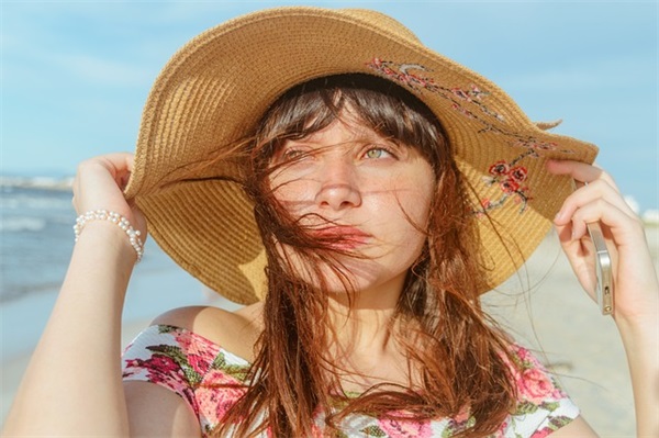 关于五颜六色的句子